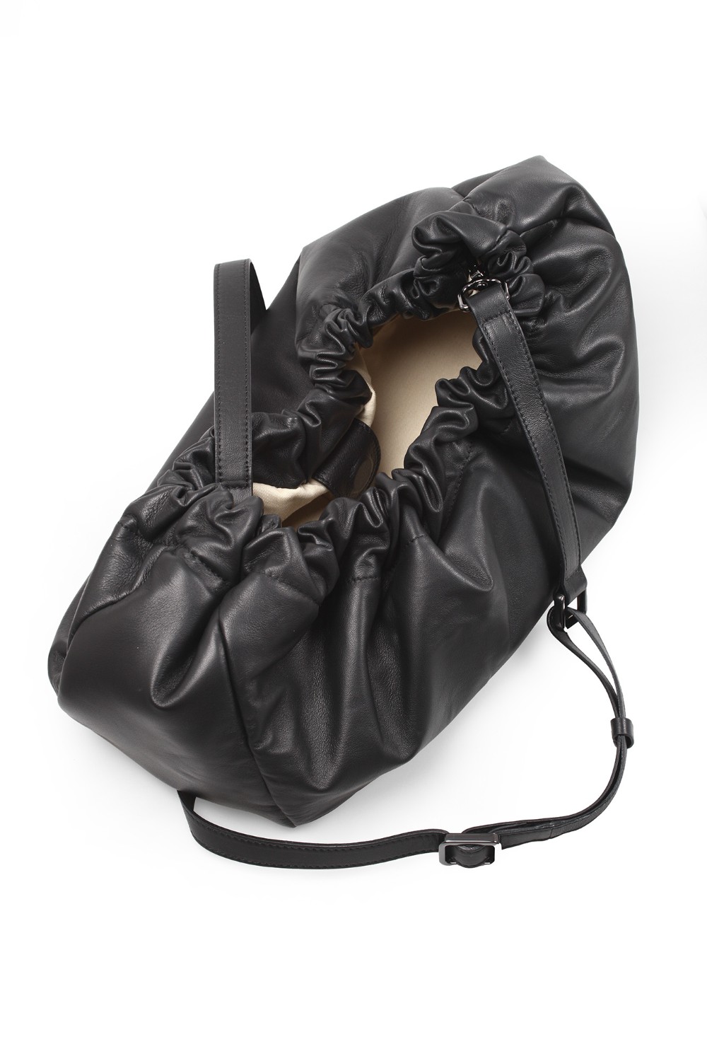 shop ANTONELLI Saldi Borsa: Antonelli borsa "Vercelli".
Chiusura con magnete.
Tracolla rimovibile.
Dimensioni: 40x22x14cm.
Composizione: 100% pelle.
Made in Italy.. VERCELLI M0353 8959-999 number 7846729